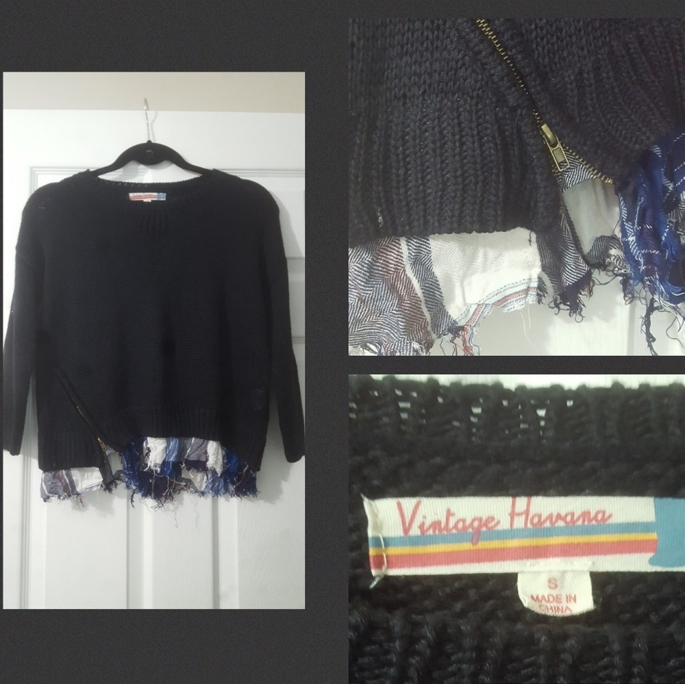 Kids light sweater size small